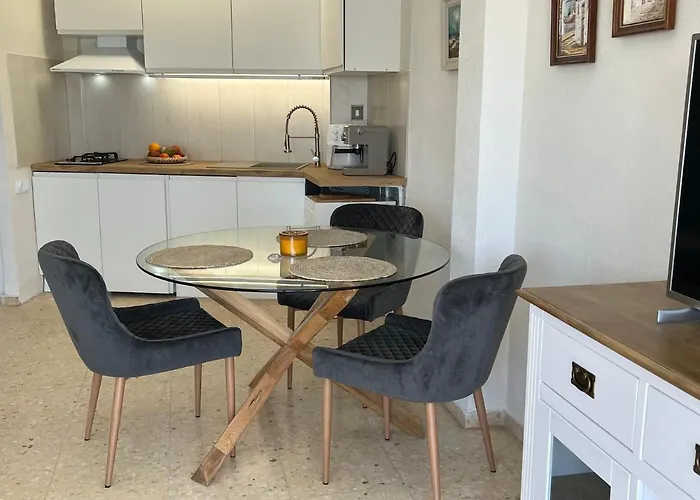 Apartmán By The Beach, Sea View *