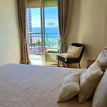 By The Beach, Sea View Lejlighed *