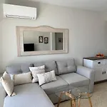 By The Beach, Sea View Apartment *
