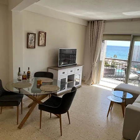 By The Beach, Sea View Appartamento *