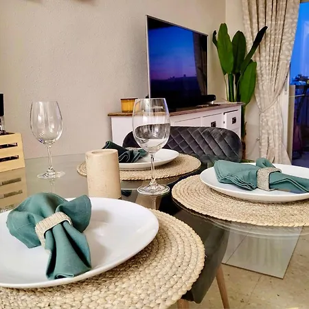 Apartamento By The Beach, Sea View *
