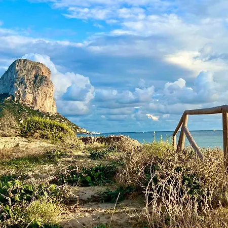 By The Beach, Sea View Appartamento *