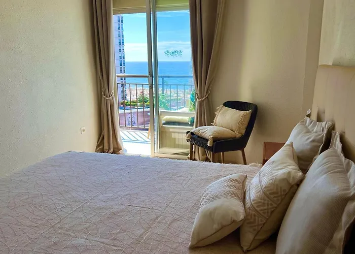 By The Beach, Sea View Apartment *