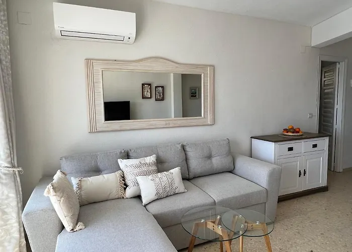 By The Beach, Sea View Apartment *