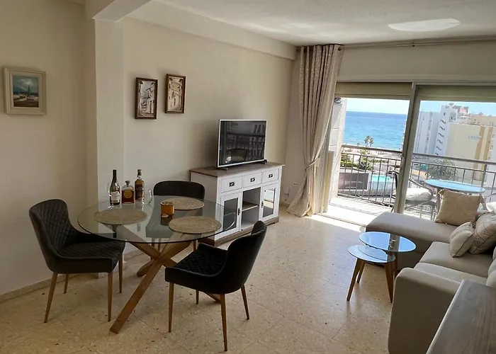 By The Beach, Sea View Apartment *